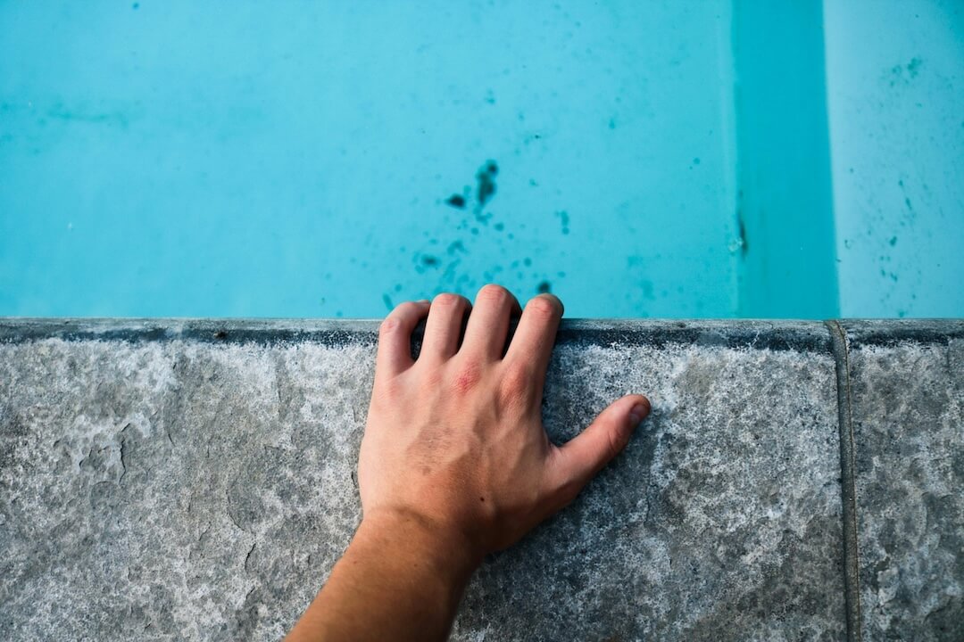 Understanding Pool Surfaces and Repairs Image
